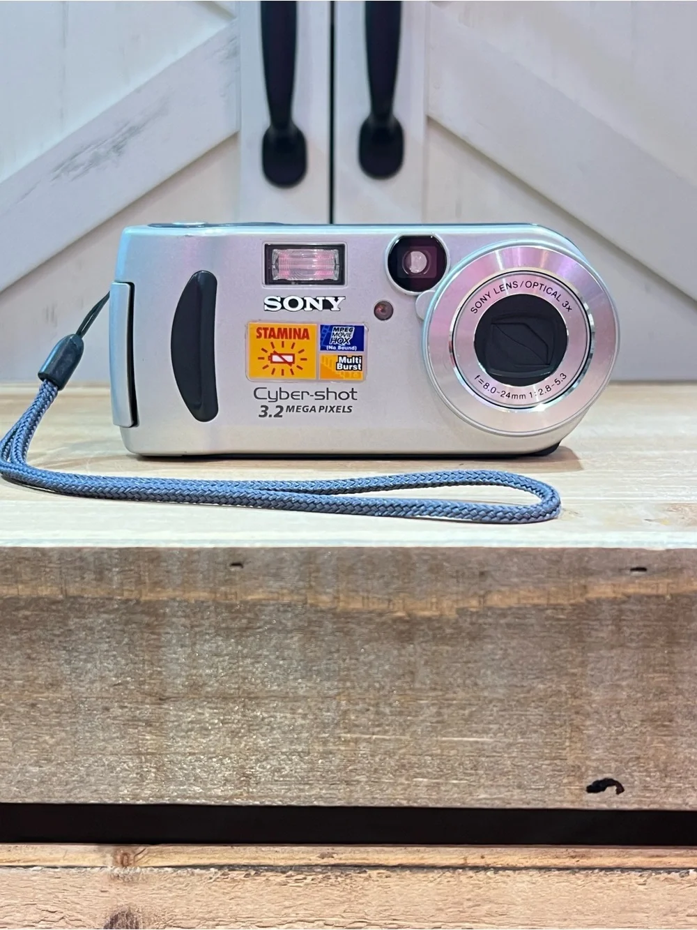Sony Cyber-shot DSC-P71 3.2MP Compact Digital Camera w/ 128mb Memory Stick Works